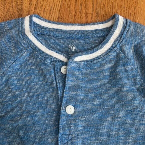 Gap NWT Lot of 2. Heathered Henley Long Sleeve Tees. Green & Light Blue - Picture 5 of 13